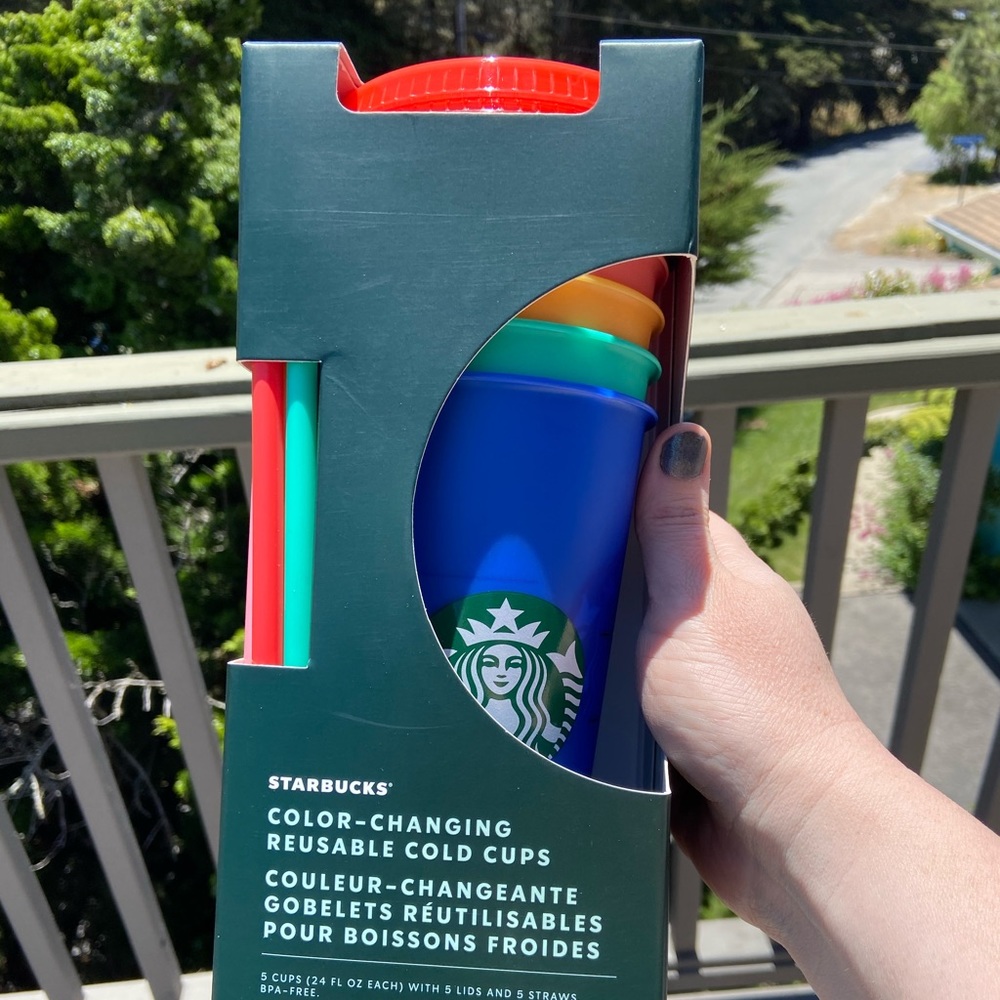 NWT Starbucks set of 5 Color changing cups❤️💛